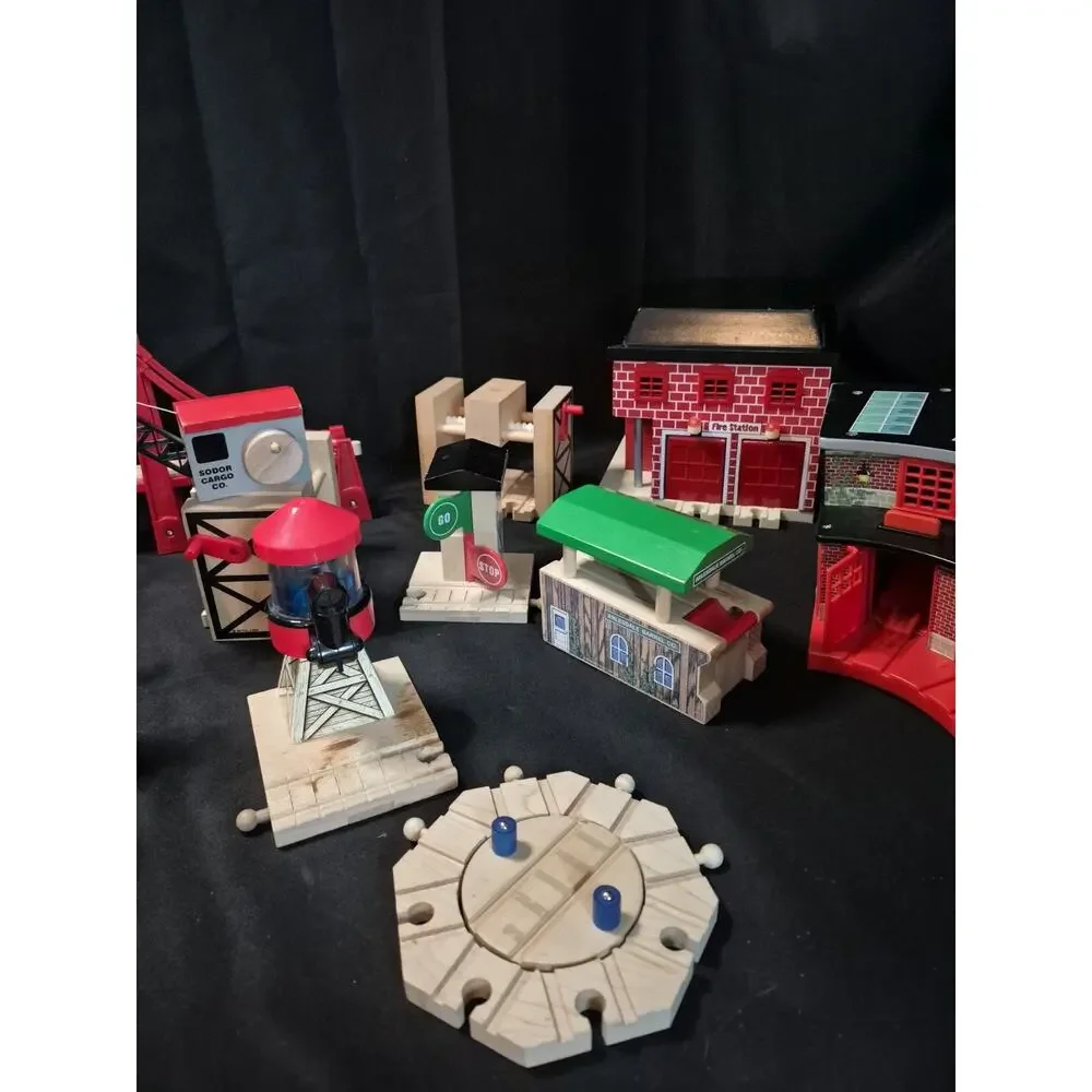 Huge Lot Thomas The Choo Choo Train , Brio , Melissa Doug Trains, Over 300 Pc